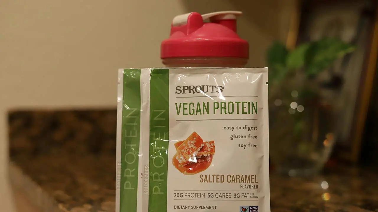 Plantaardige-sportvoeding-de-opkomst-van-vegan-eiwitpoeders-en-BCAA