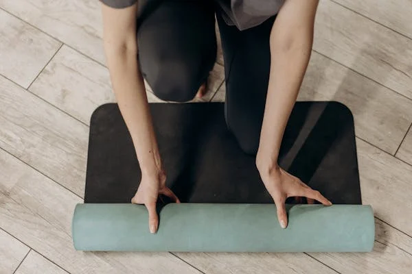 Mindful krachttraining: de opkomst van ademhaling en meditatie in de gym